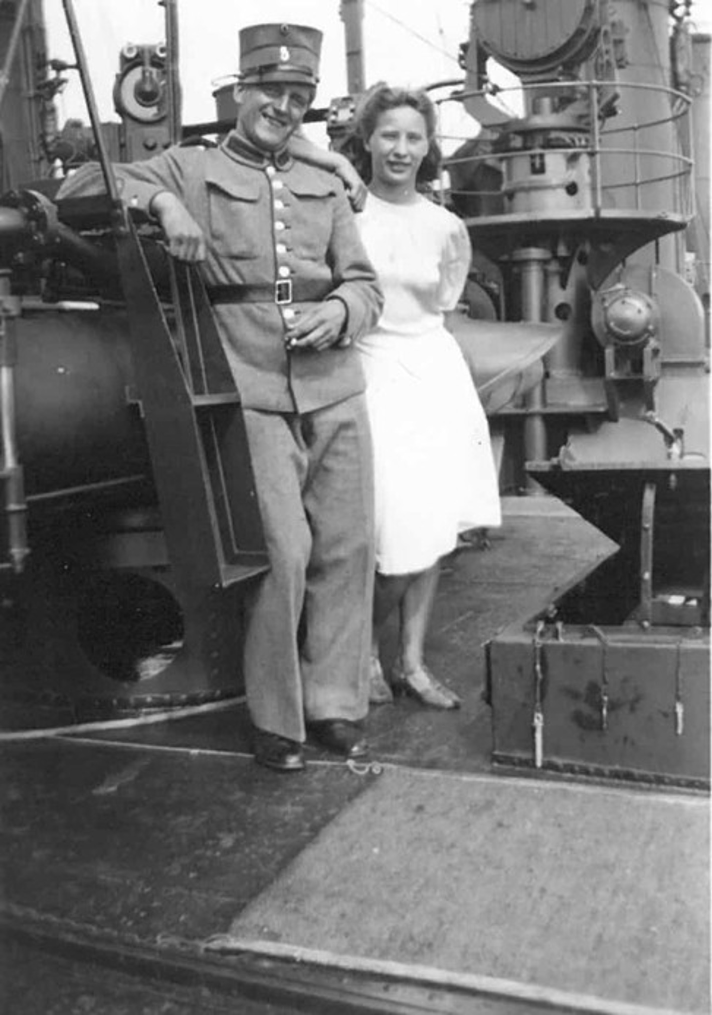 Bjarne og kæresten Rita ombord på motortorpedobåden “Glenten”